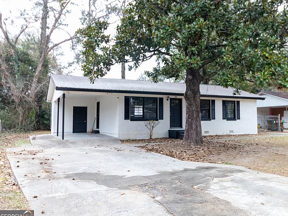 2nd image of 94 Ravenwood Way