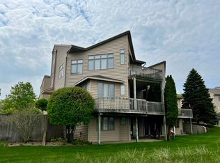 1671 E Harbour Towne Cir, Muskegon, MI 49441