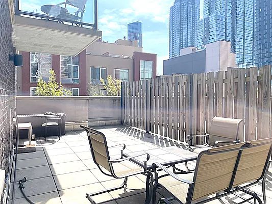 2nd image of 226 50th Ave APT 3B