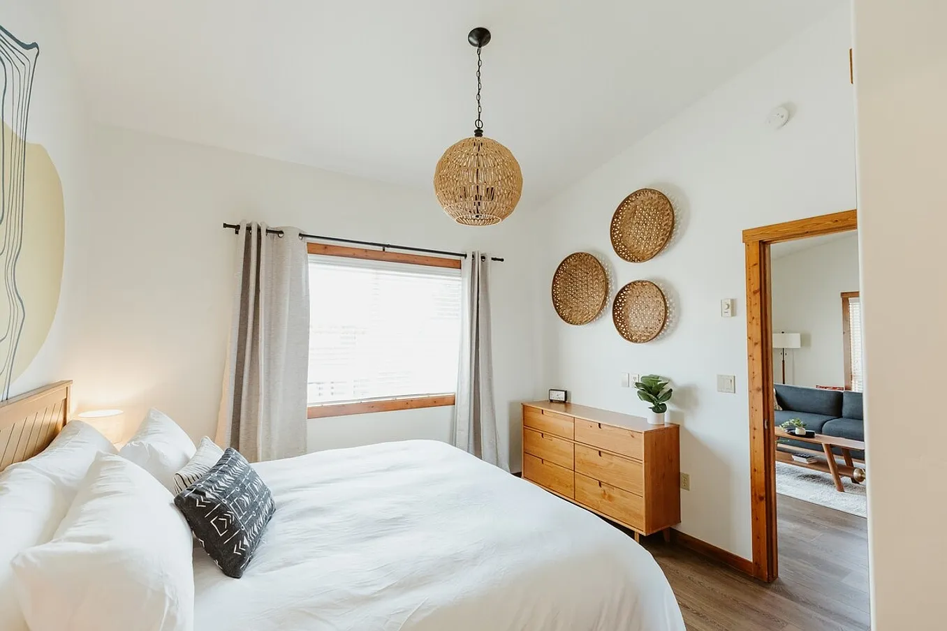 1 bed, $4,025 — Photo 2
