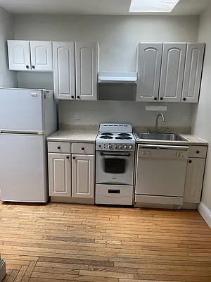 Rented by Royal House Realty, Inc. | media 10