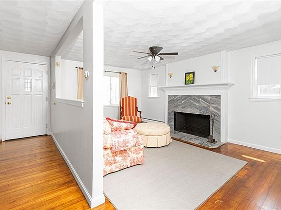 4th image of 35 Sheffield Ave