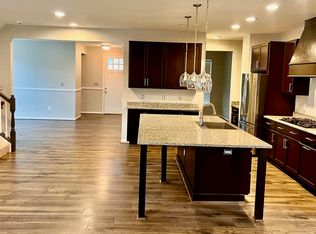 930 Forsythia Ln, Stafford, VA 22554