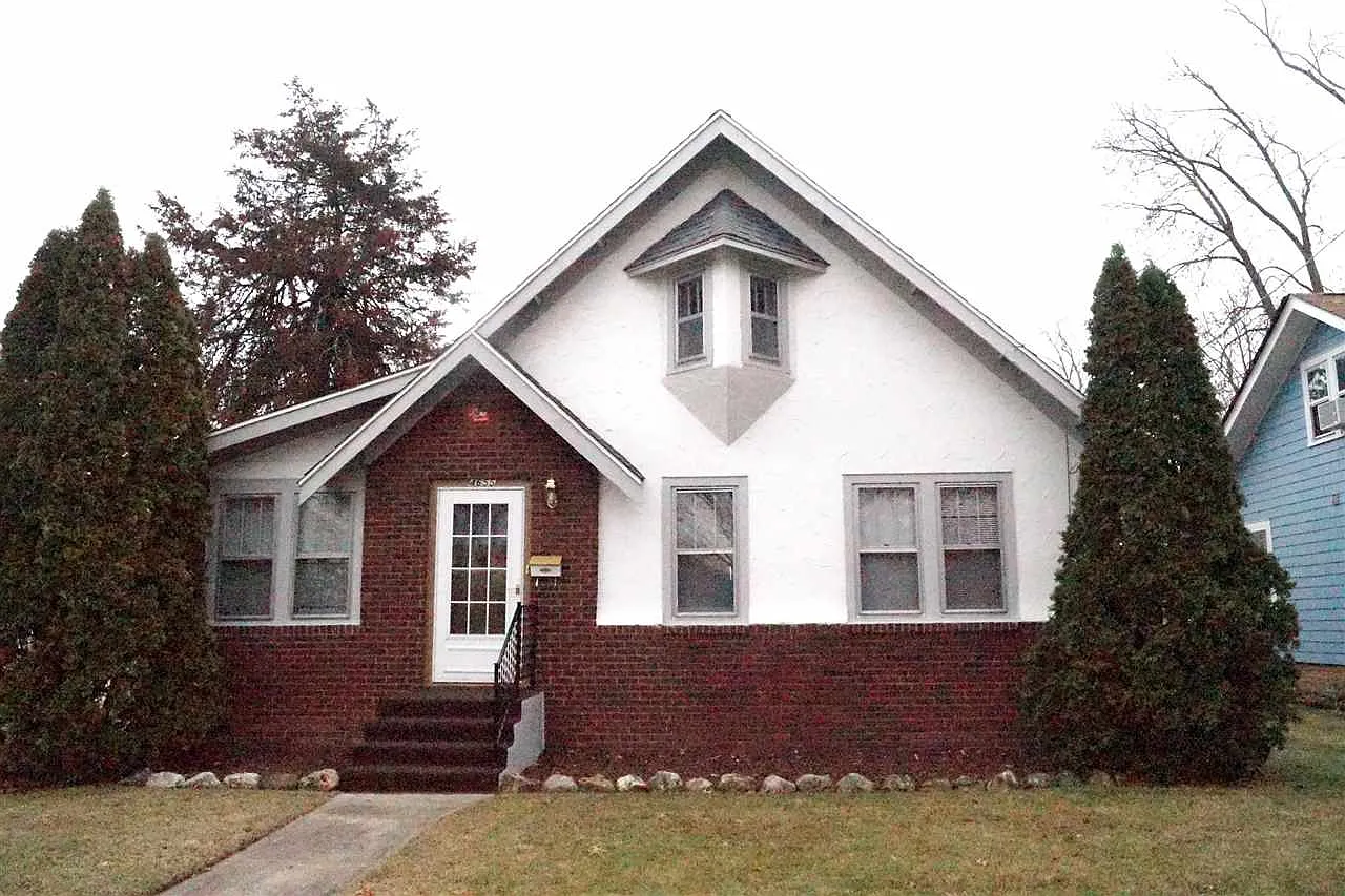 4655 Arlington St photo 1