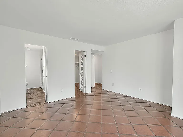310 Bayview Dr — Photo 20