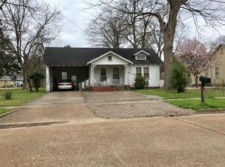 615 E 3rd St, Leland, MS 38756
