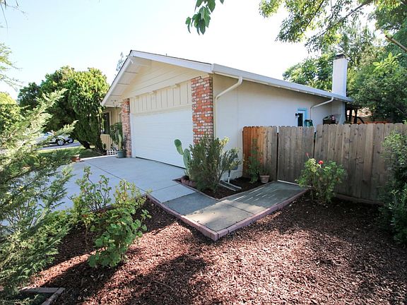 2nd image of 6083 Loma Prieta Dr