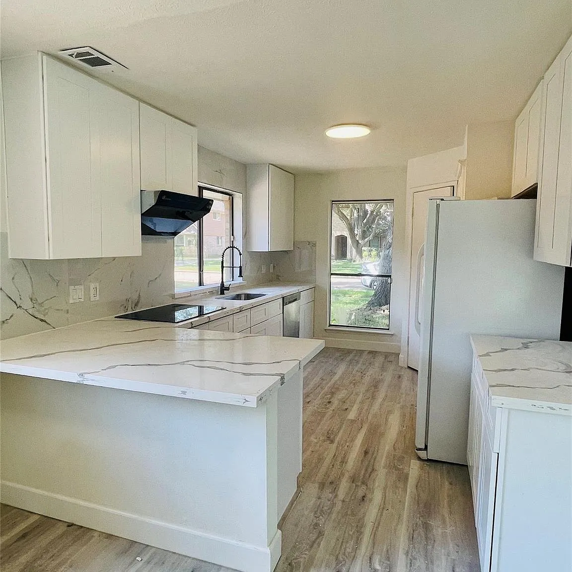 4 bed, 2.5 bath, 2436 sqft, $2,850 — Photo 4