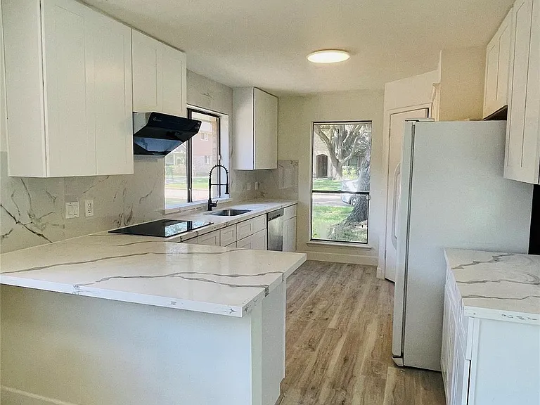 3014 Edgewood Dr — Photo 4