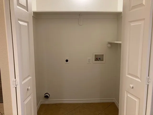 310 Westview Ln — Photo 6