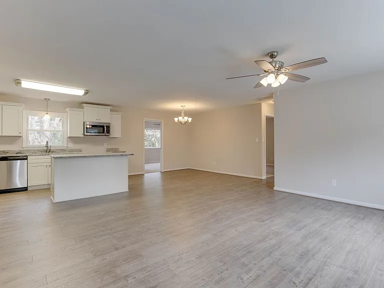 213 Clemwood Pkwy — Photo 7