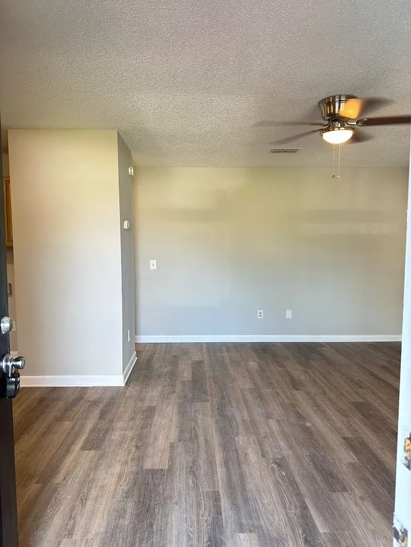 107 Sea Parc Street — Photo 3
