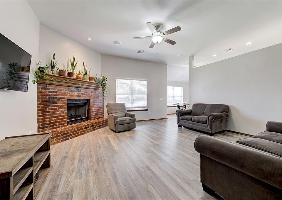 2600 SE 93rd St, Moore, OK 73160 | Zillow