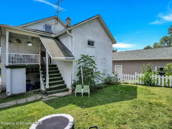 213 Hickory St, Peckville, PA 18452