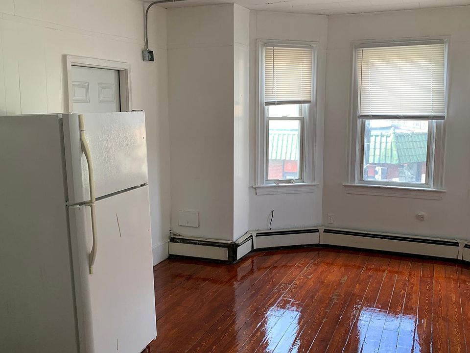 1st image of 324 Cranston St #10B
