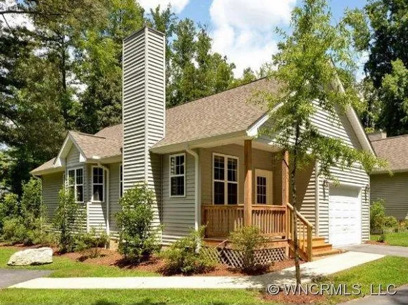 21 N Cottage Ct, Hendersonville, NC 28739