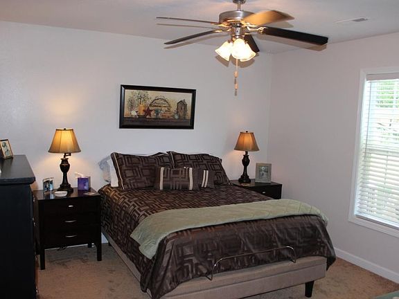 5th image of 23 Sagewood Ct Unit 0