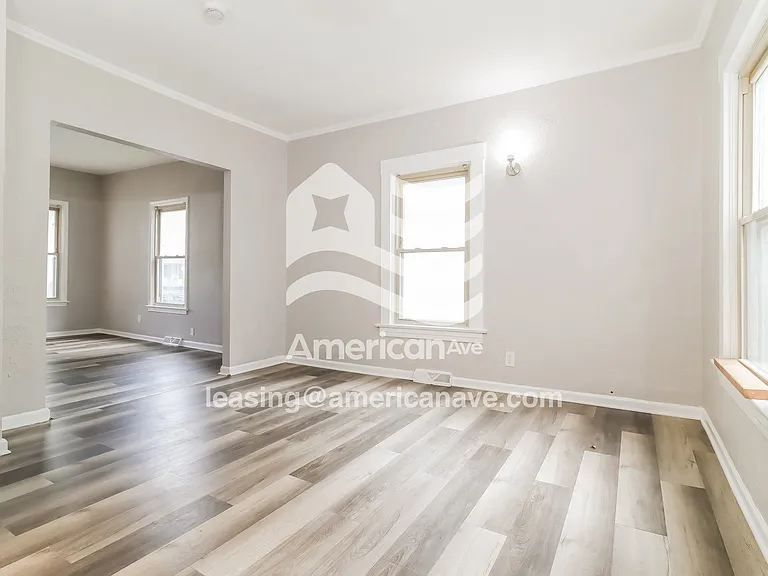 1559191_003_dining_room_4.jpg
