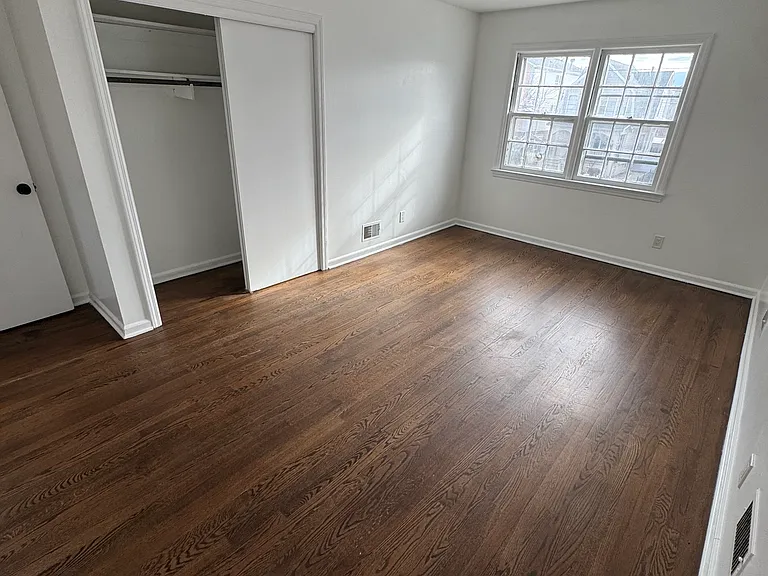 737 Linden Ave — Photo 8