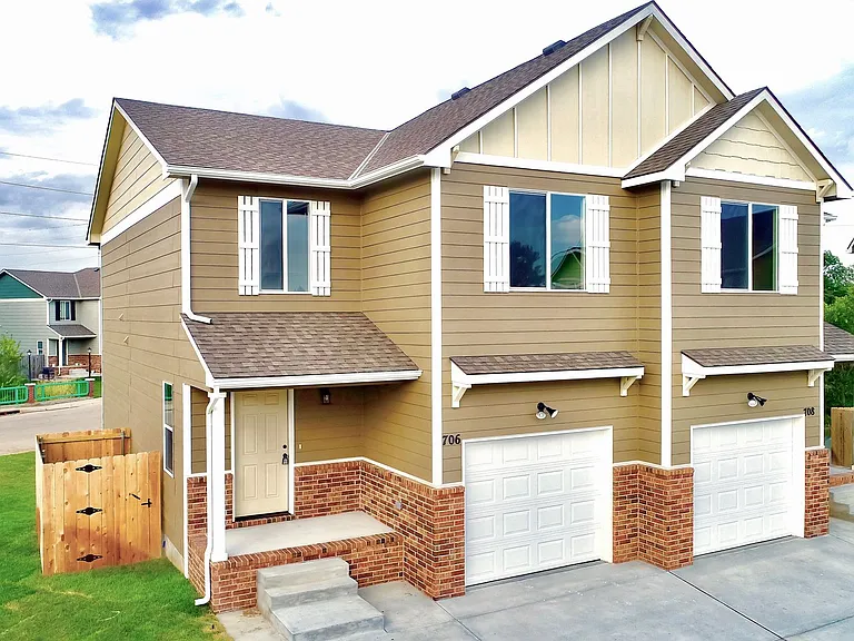 729 Deer Hvn — Photo 1