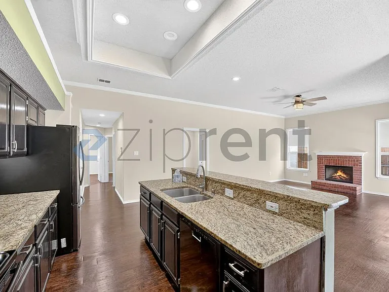 5412 Blue Water Lake Dr — Photo 14