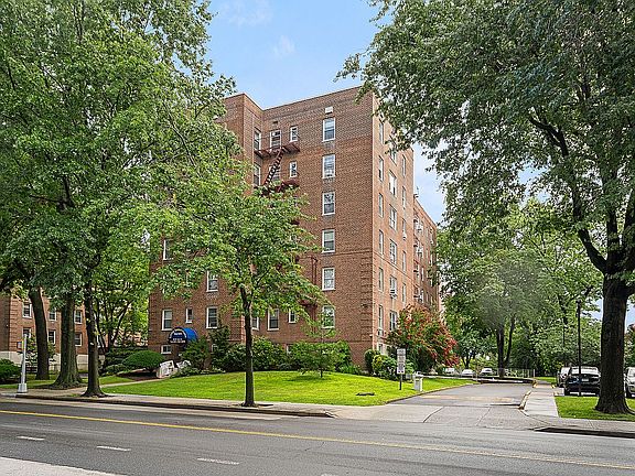 2nd image of 28-01 Union St APT 5F