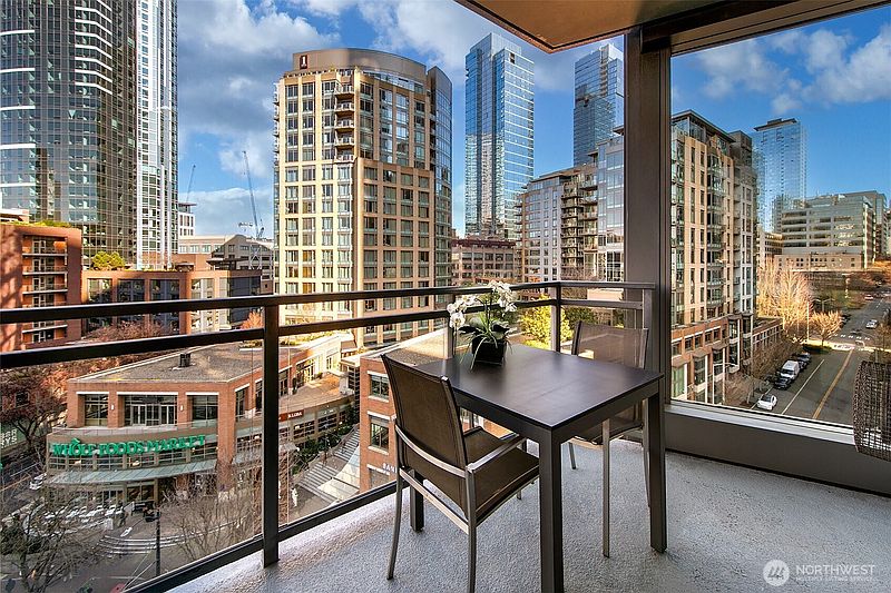 4th image of 820 Blanchard Street #705
