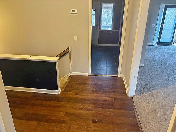 2nd image of 100 Ridgewood Ln