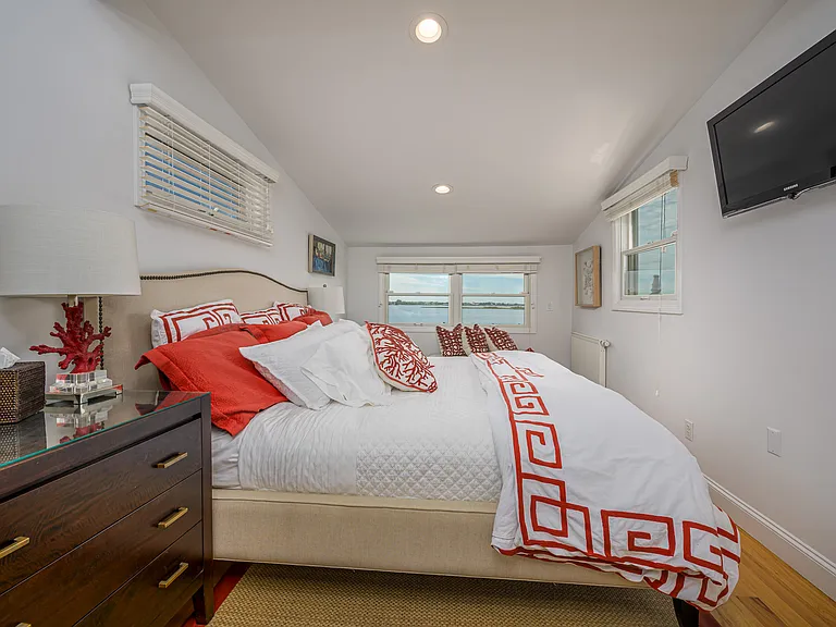 52 Harbor Rd — Photo 20