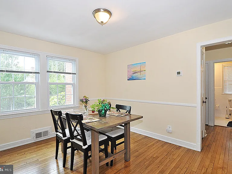 2124 N Troy St — Photo 6