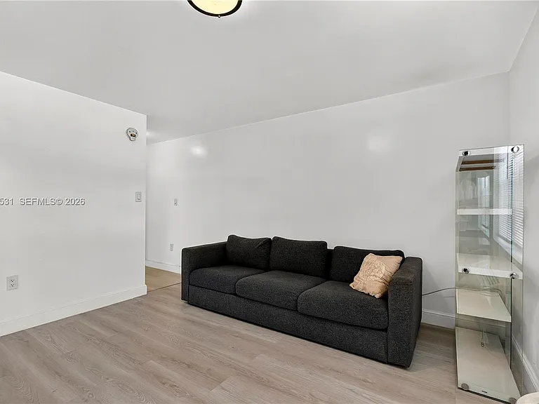 5800 Taylor St #1 — Photo 10