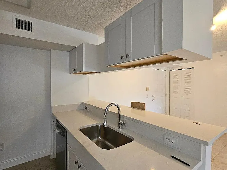 460 S Park Rd #6207 — Photo 12