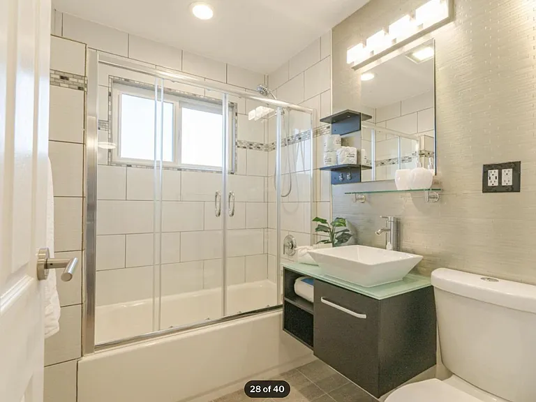 1211 Homestead Ln — Photo 9