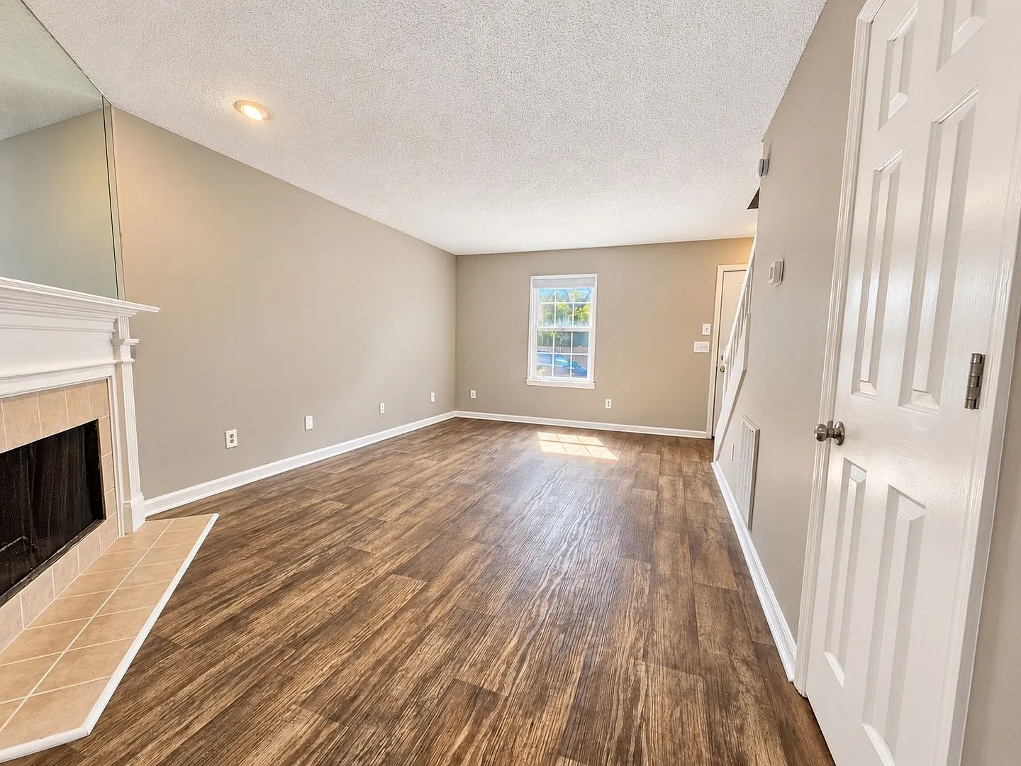2 bed, 1.5 bath, $1,195 — Photo 3