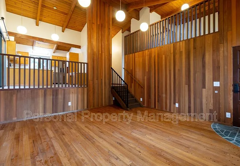11623 SE Evergreen Hwy — Photo 2