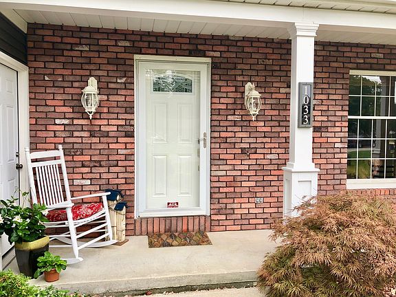 2nd image of 1033 Laurie Ln W
