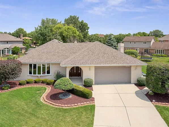 12817 Surrey Ct, Palos Park, IL 60464