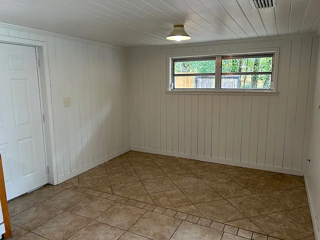 419 E Canal Dr — Photo 7