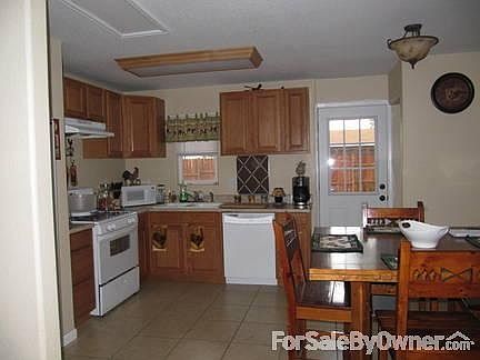 Kitchen
						:
						plenty of space