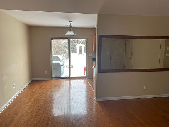 4th image of 203 Antelope Dr