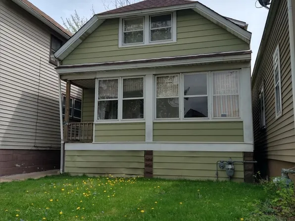 12817 Honore St, Blue Island, IL 60406