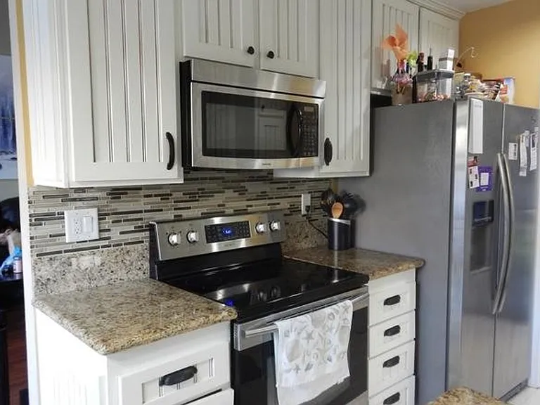 2353 Edenbridge Ln — Photo 5