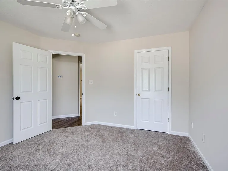 4557 Country Glen Cir — Photo 23