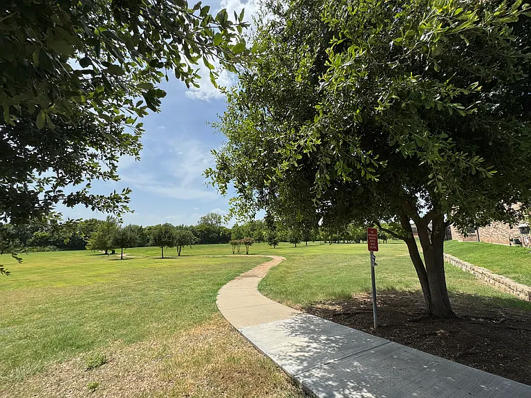 2108 Megan Creek Dr — Photo 21