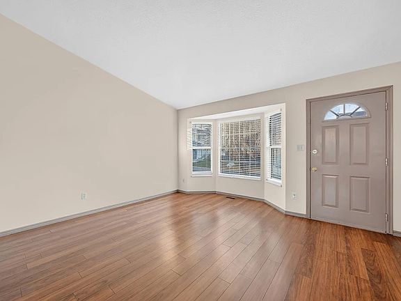 3rd image of 1561 E Amblewood Ln