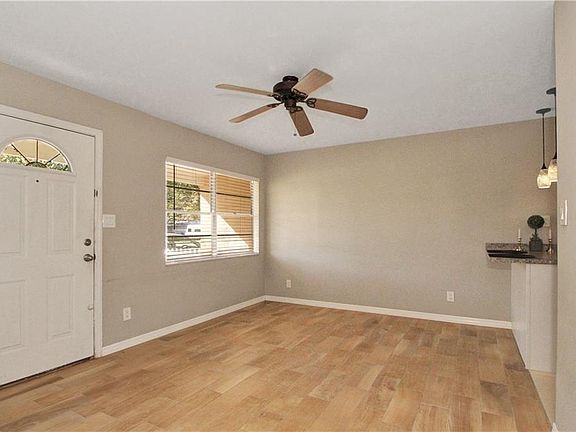 2nd image of 4407 Iowa Ave