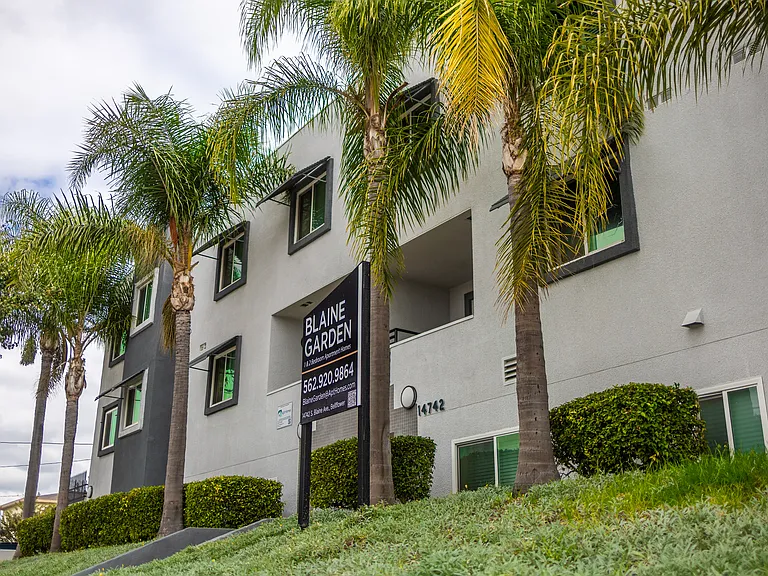 Blaine Garden Apartment Homes — Photo 2