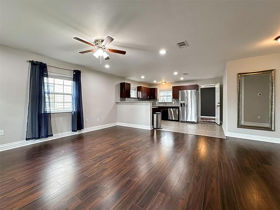 5th image of 2902 Elser St