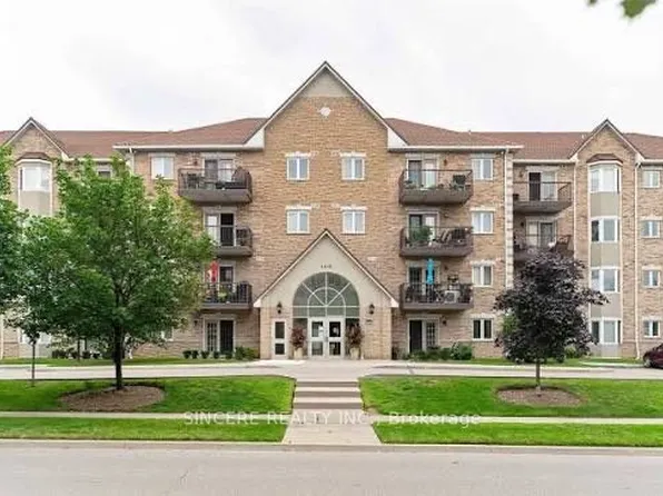 4006 Kilmer Dr #211, Burlington, ON L7M 4W4