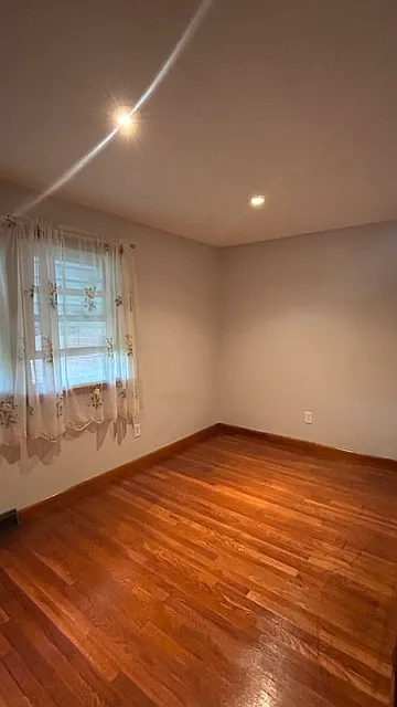 3 bed, 996 sqft, $3,000 — Photo 4
